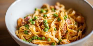 Delicious Pea, Bacon and Feta Cheese Noodles